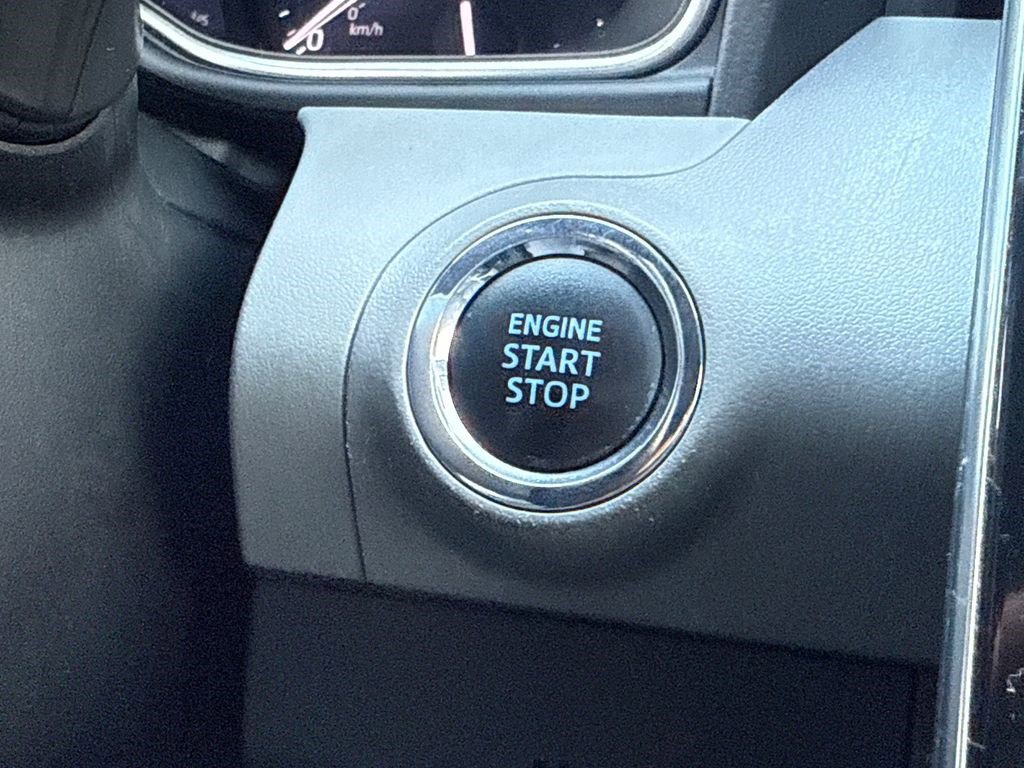 Used 2020 Toyota Avalon XLE image 26