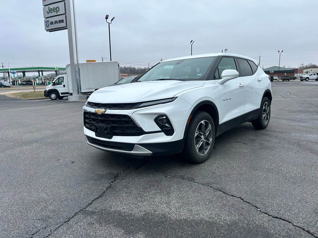 Used 2025 Chevrolet Blazer LT image 9