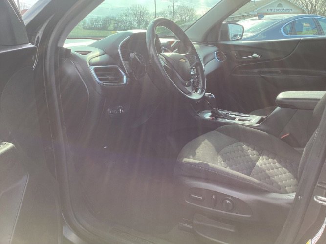 Used 2018 Chevrolet Equinox LT w/ Sun & Infotainment Package image 4