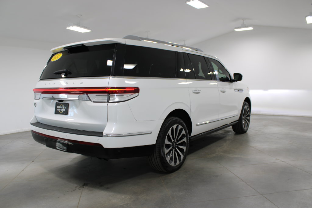 Used 2024 Lincoln Navigator L Reserve AWD/4WD image 13