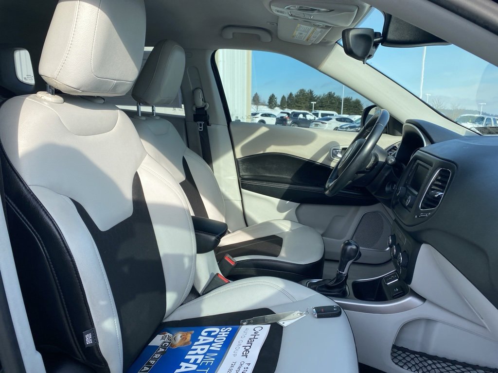 Used 2017 Jeep Compass Latitude image 11