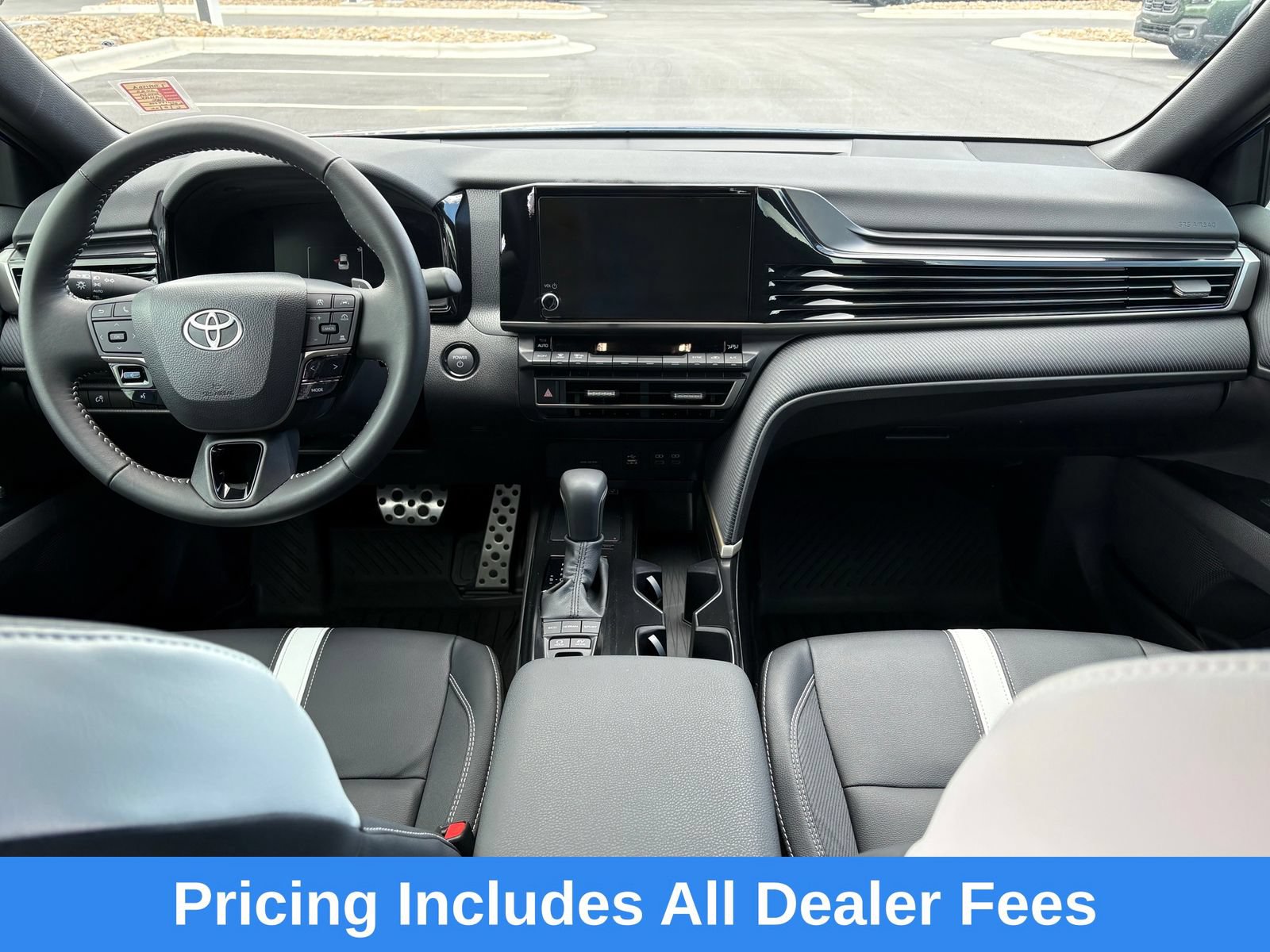 Used 2025 Toyota Camry SE FWD image 15