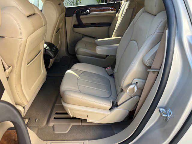 Used 2011 Buick Enclave CXL image 44