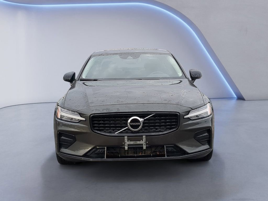 Used 2022 Volvo S60 B5 Momentum image 8