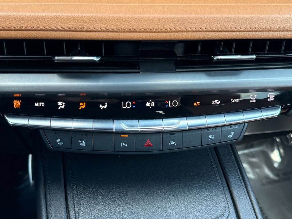 Used 2024 Cadillac XT4 Sport AWD/4WD image 18