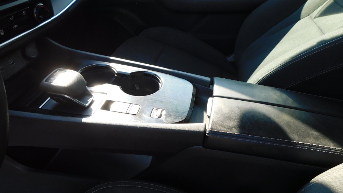 Used 2023 Nissan Rogue S image 19