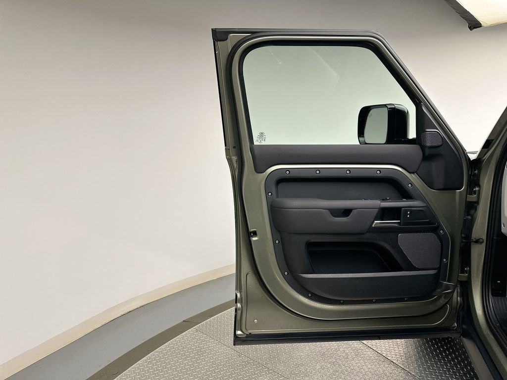 Used 2021 Land Rover Defender 110 S image 9