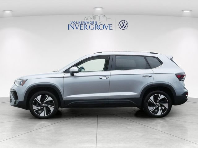 Certified 2025 Volkswagen Taos SE AWD/4WD image 4