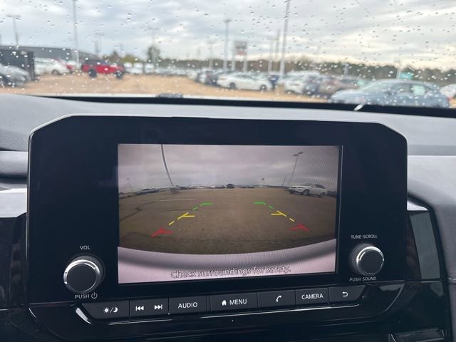 Used 2024 Nissan Pathfinder SV image 18