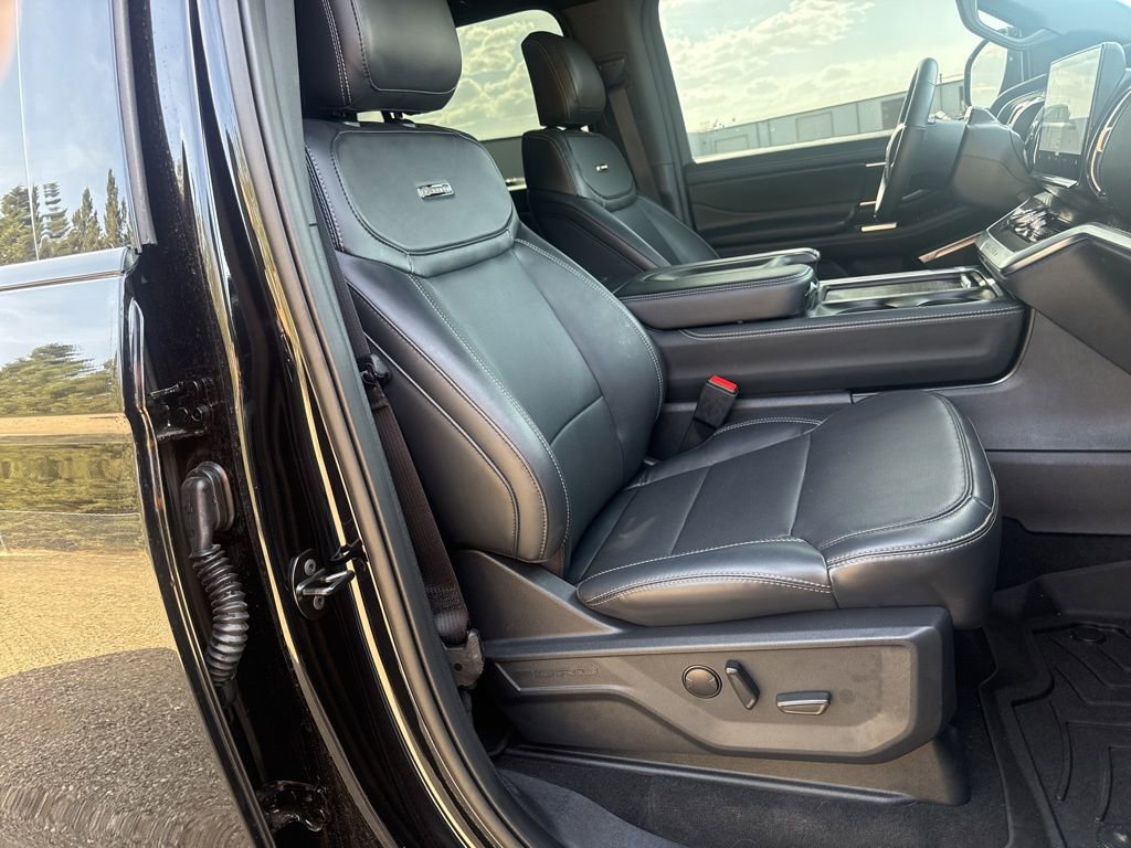 Used 2025 Ford Expedition Max Platinum w/ Stealth Appearance Package image 42