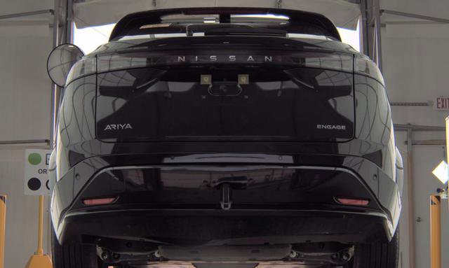 Used 2024 Nissan Ariya FWD image 11