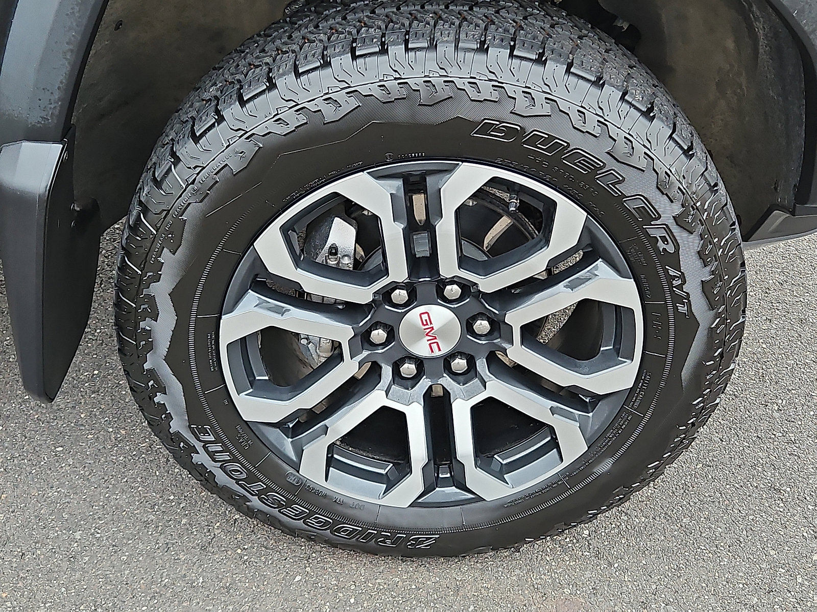 Used 2023 GMC Canyon AT4 image 8