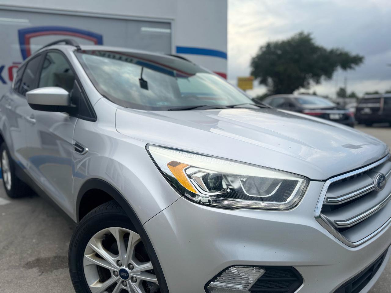 Used 2017 Ford Escape SE w/ Equipment Group 201A FWD image 16