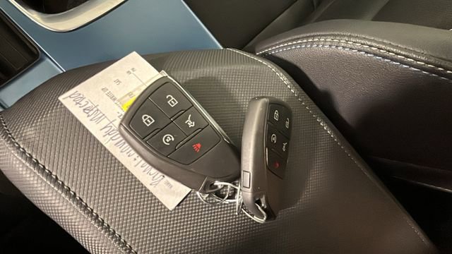 Used 2024 Chevrolet Equinox EV LT FWD image 22