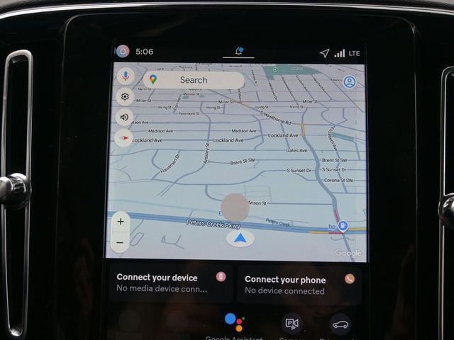 New 2026 Volvo XC40 B5 Ultra w/ Protection Package Premier image 13