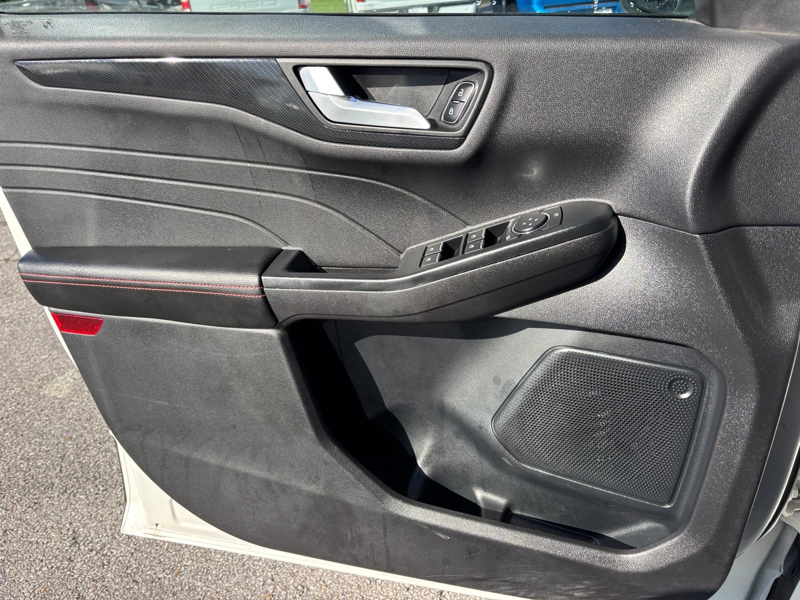 Used 2025 Ford Escape ST-Line Select AWD/4WD image 12