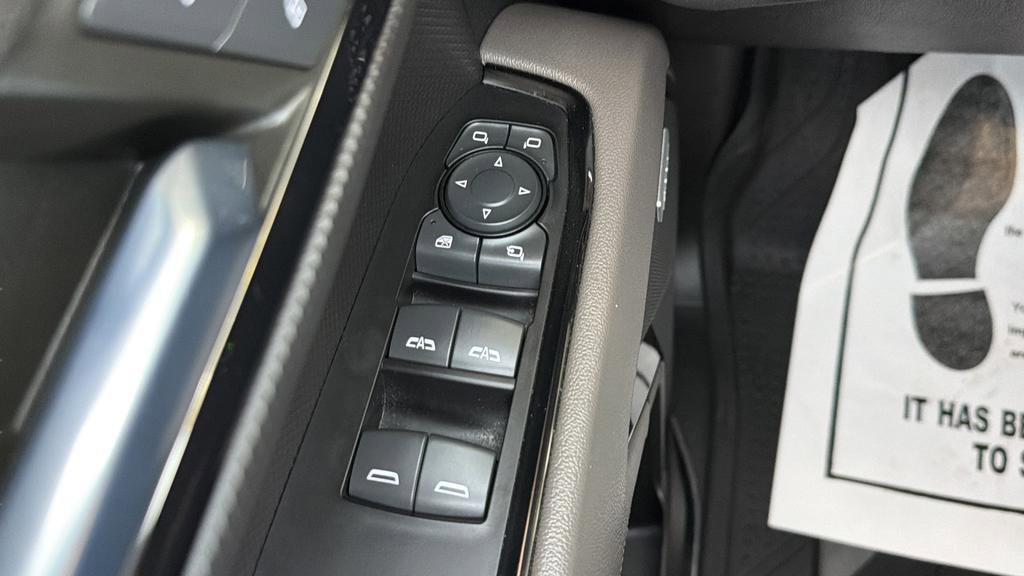 Used 2023 Chevrolet Silverado 1500 ZR2 image 19