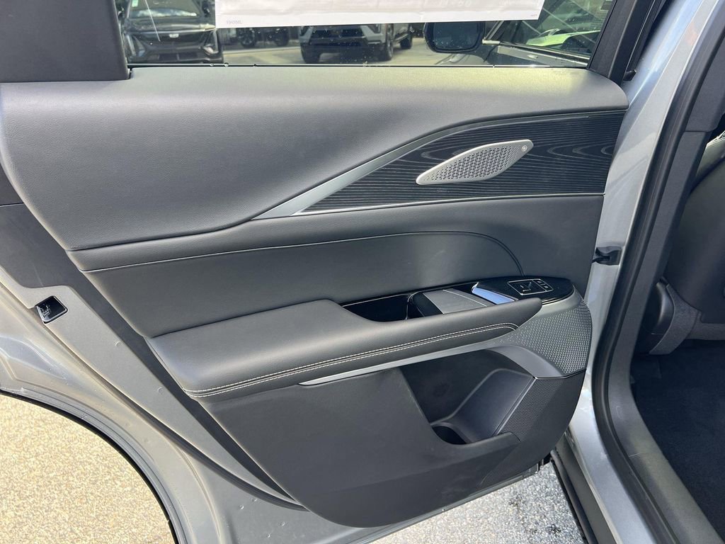 New 2025 Cadillac Lyriq Luxury image 28