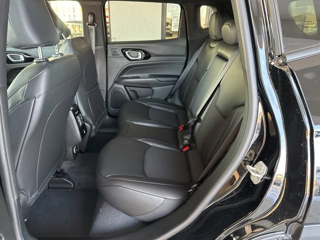 New 2026 Jeep Compass Latitude w/ Sun and Sound Group AWD/4WD image 15