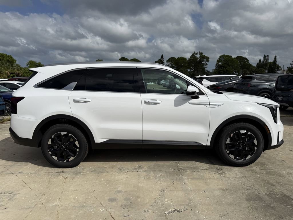 New 2026 Kia Sorento S w/ S Panoramic Sunroof Package image 3