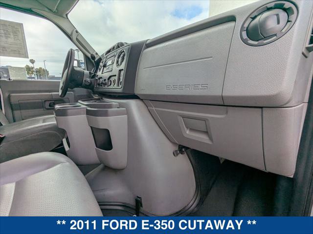 Used 2011 Ford E-350 and Econoline 350 Super Duty RWD image 16