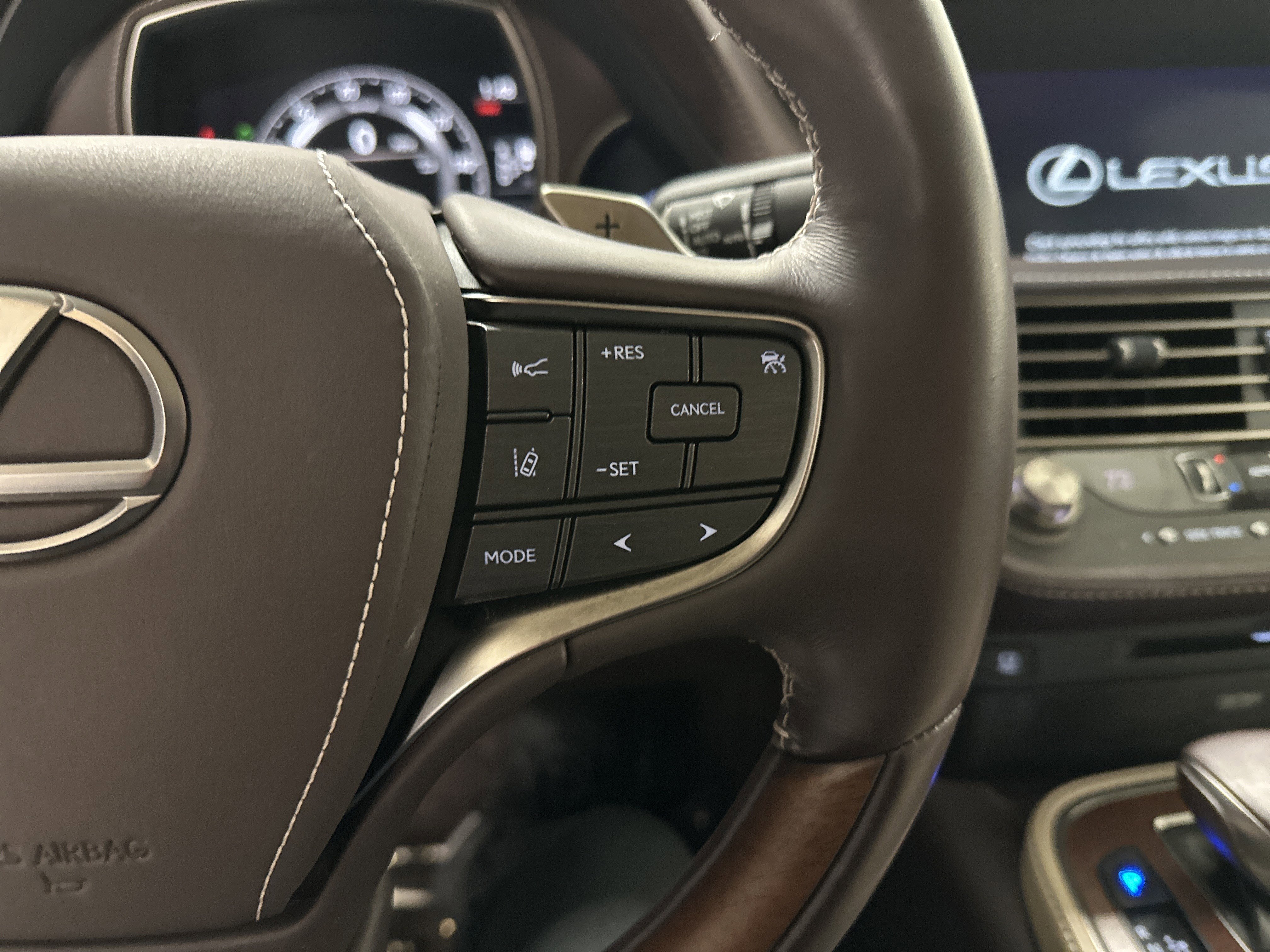 Used 2019 Lexus LS 500 AWD image 20