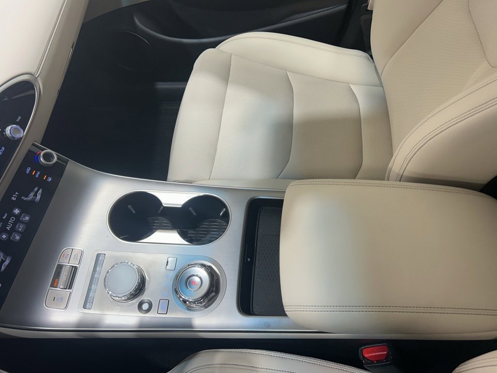 Used 2026 Genesis GV70 2.5T Advanced image 16