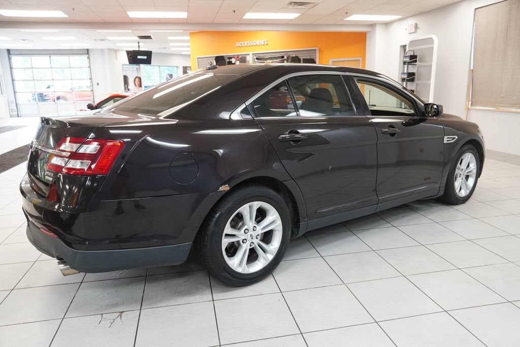Used 2013 Ford Taurus SEL FWD image 12
