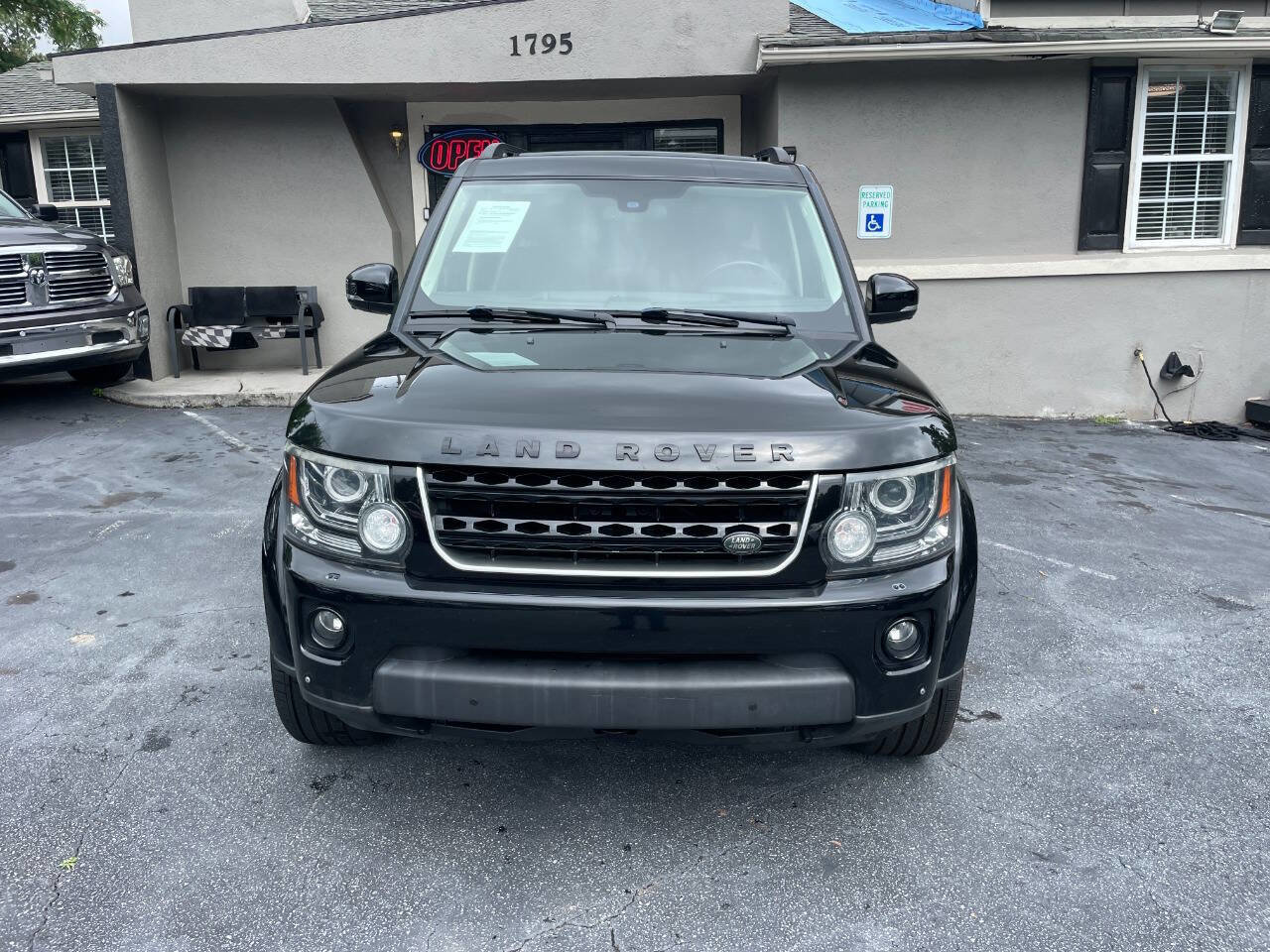 Used 2016 Land Rover LR4 HSE Silver Edition AWD/4WD image 3