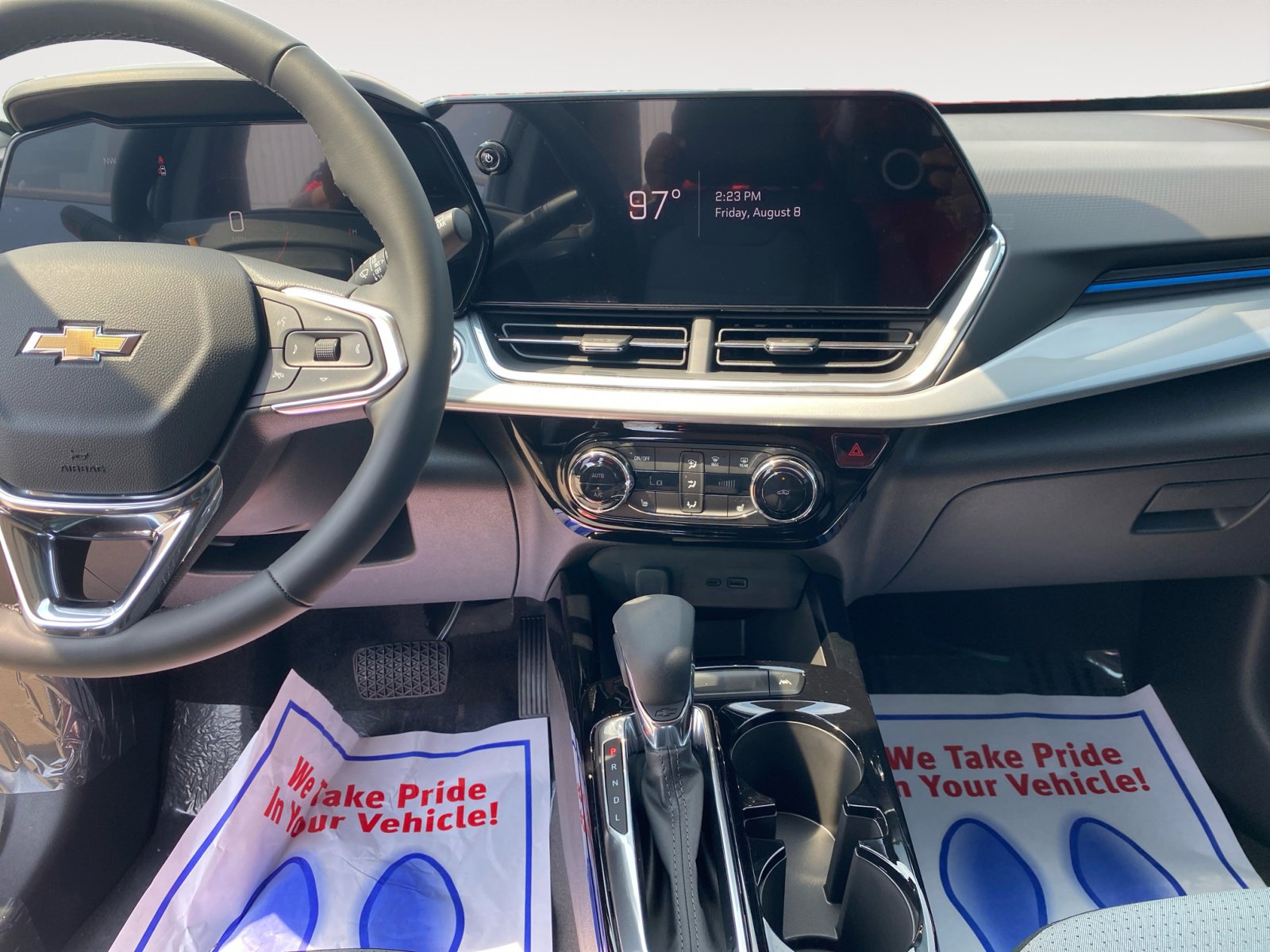 New 2025 Chevrolet Trax LT w/ Driver Confidence Package image 11