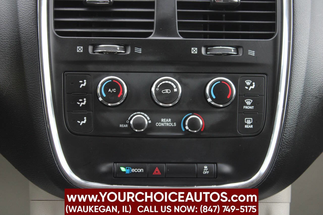 Used 2015 Dodge Grand Caravan SXT image 23