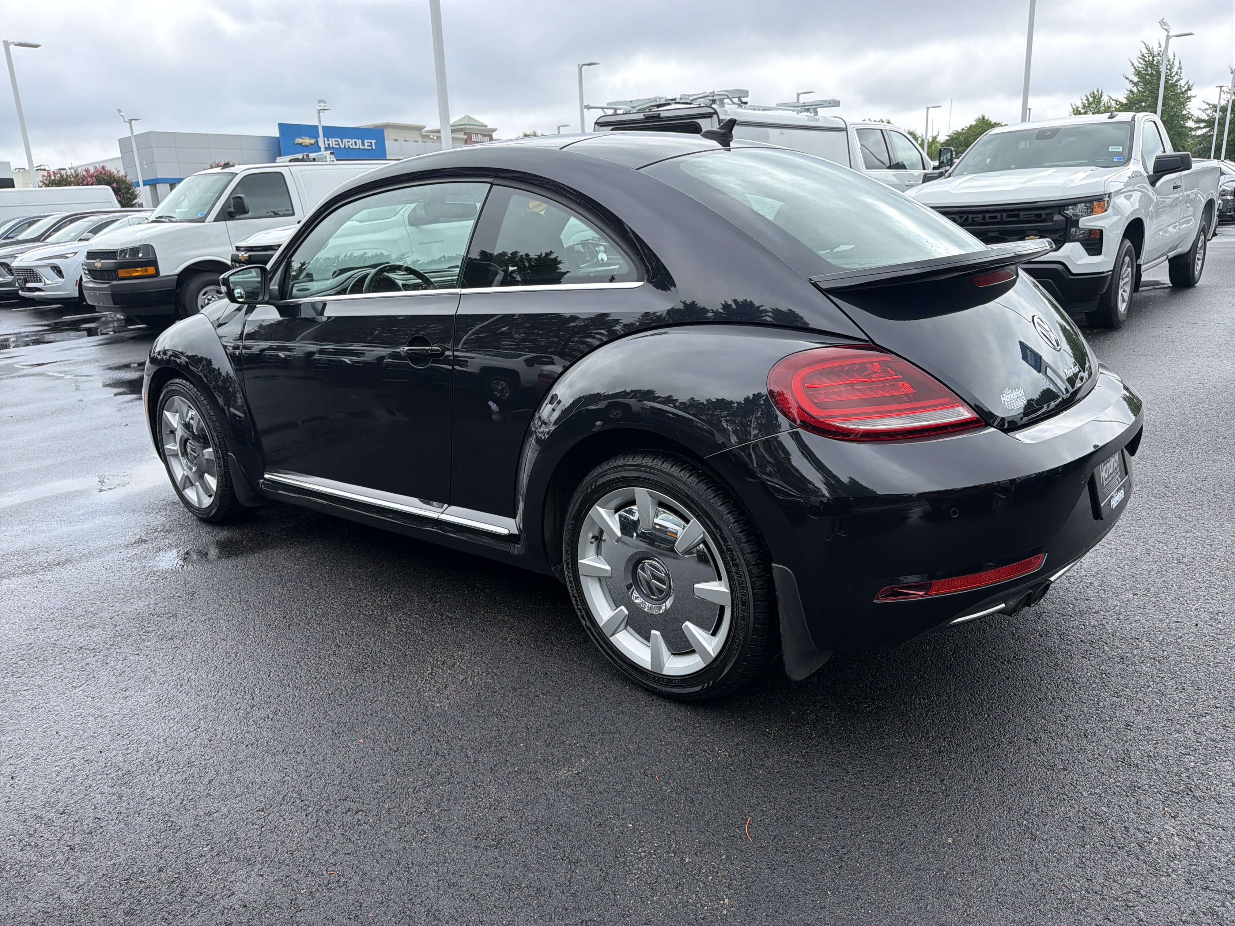 Used 2019 Volkswagen Beetle 2.0T SE w/ SE Premium Package FWD image 8