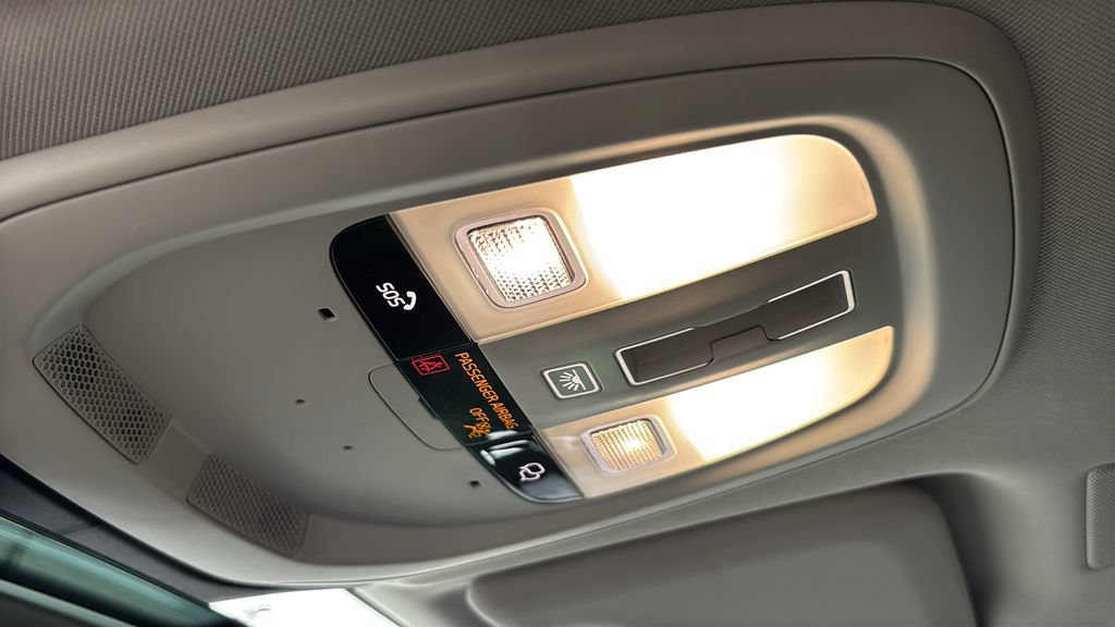 New 2026 Volvo XC60 B5 Plus AWD/4WD image 22