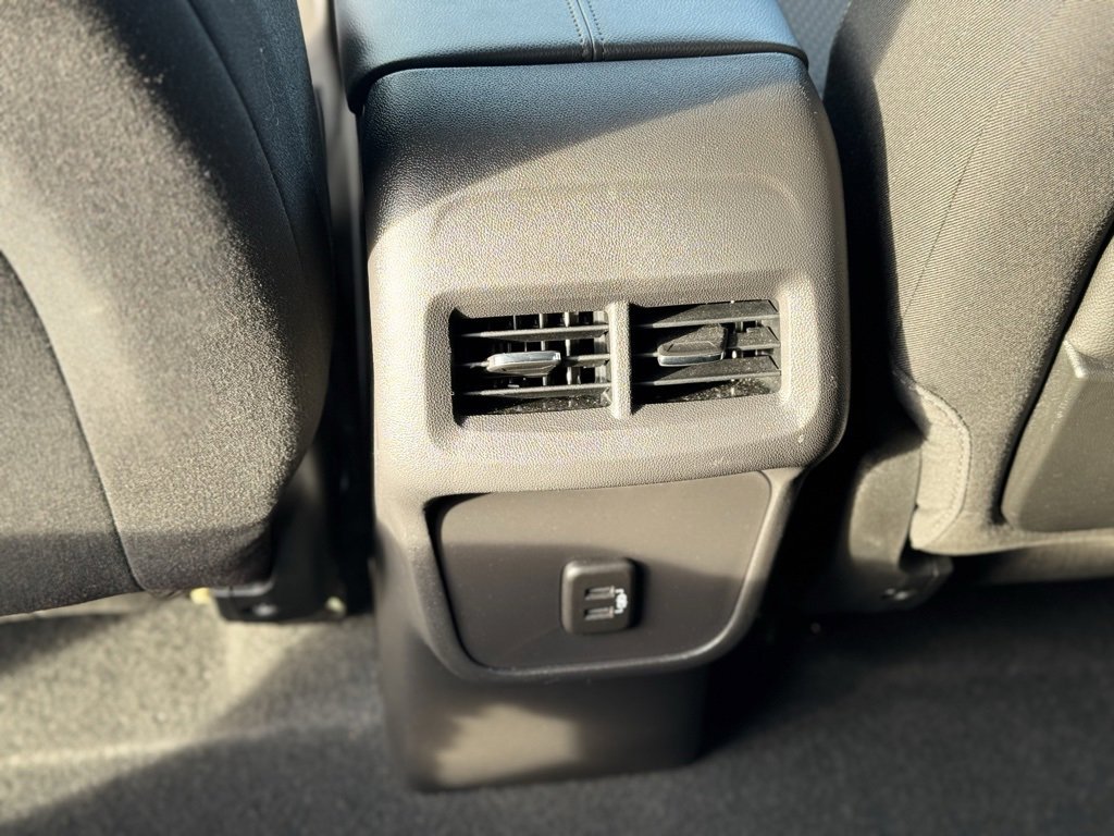 Used 2024 GMC Terrain SLE image 25