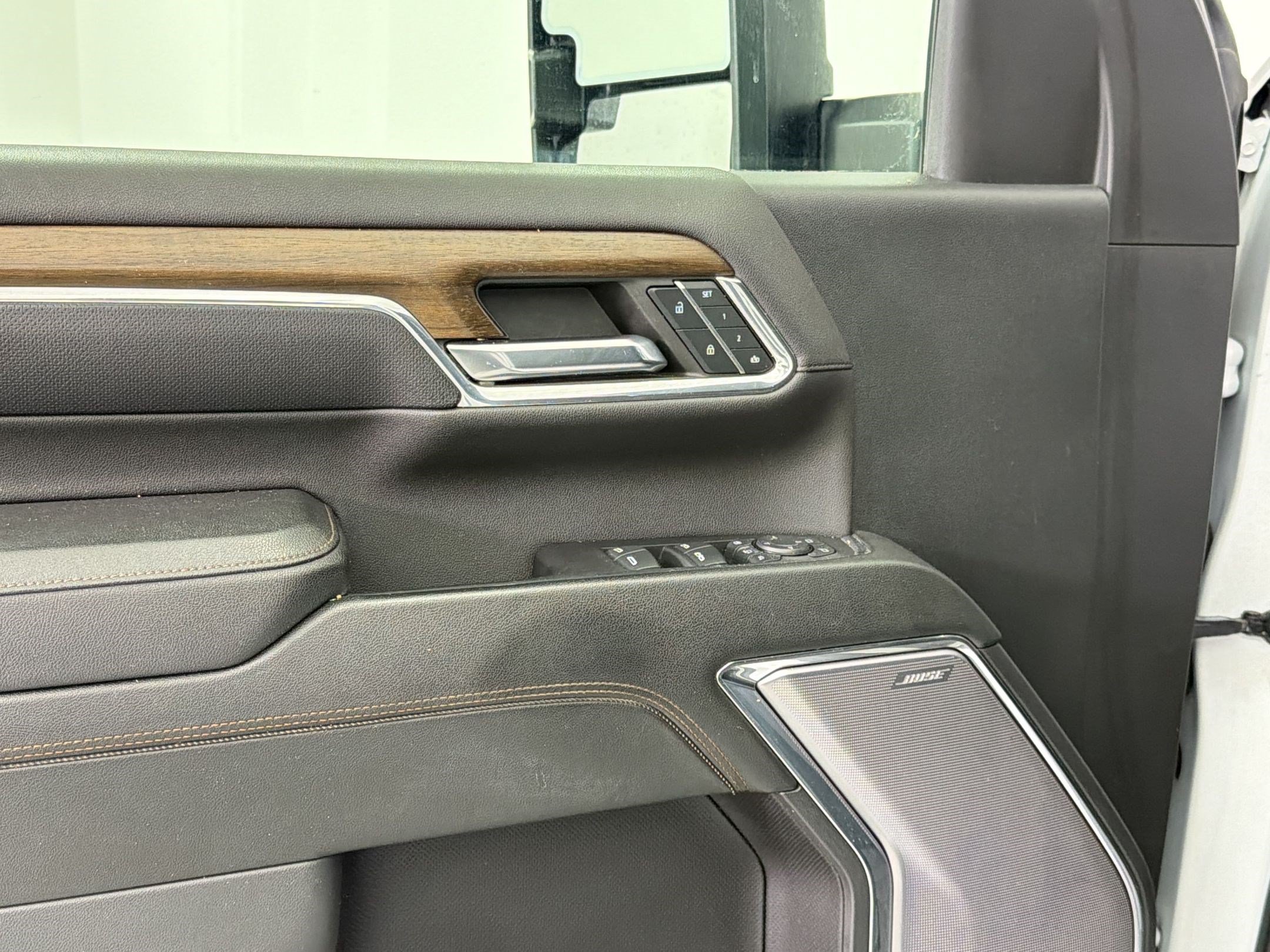 Used 2024 Chevrolet Silverado 2500 High Country w/ High Country Premium Package AWD/4WD image 13