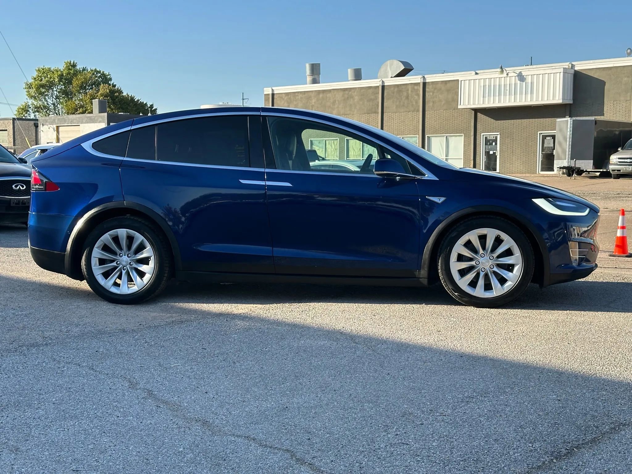 Used 2016 Tesla Model X 60D image 8