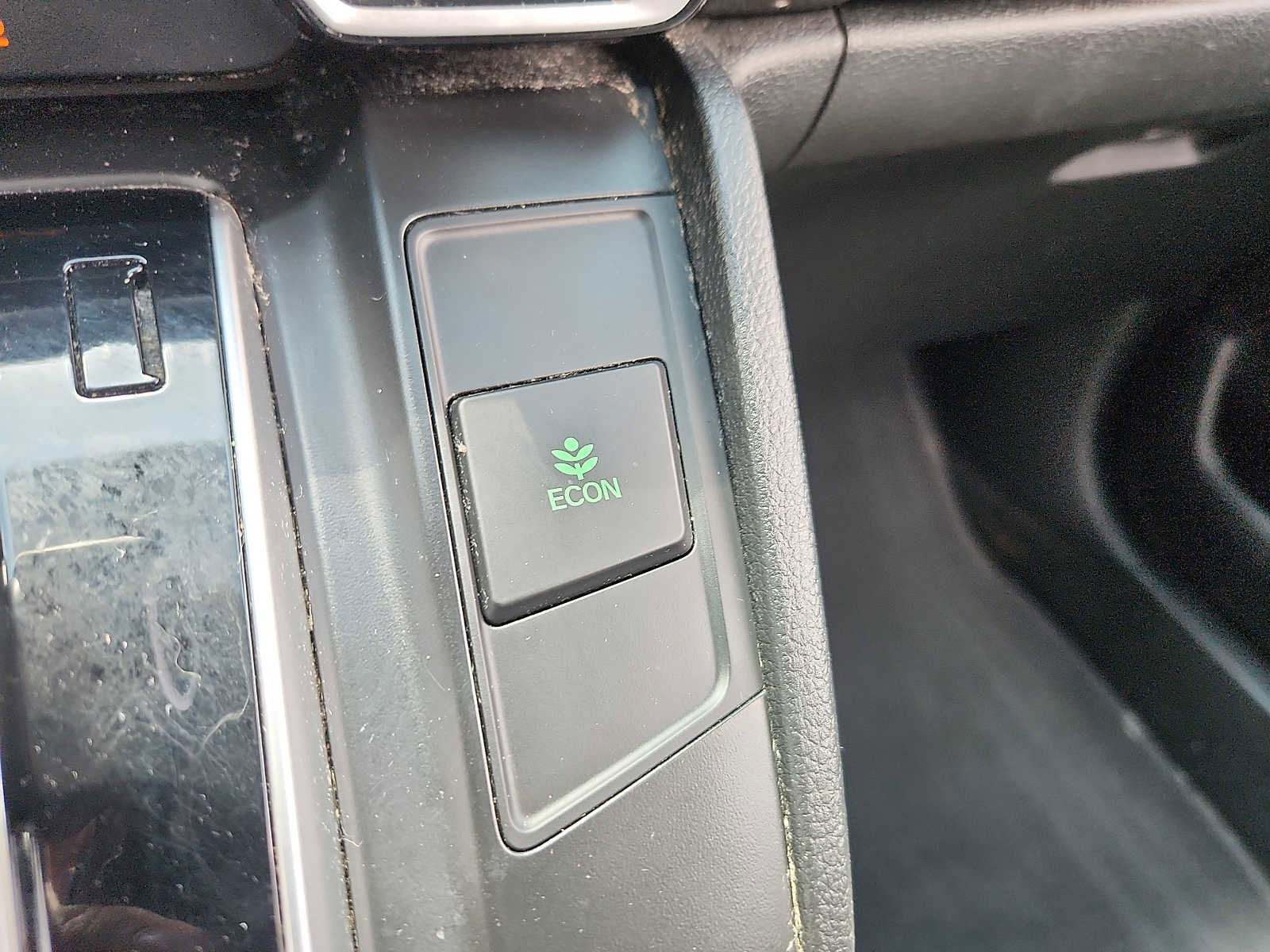 Used 2017 Honda CR-V LX image 23
