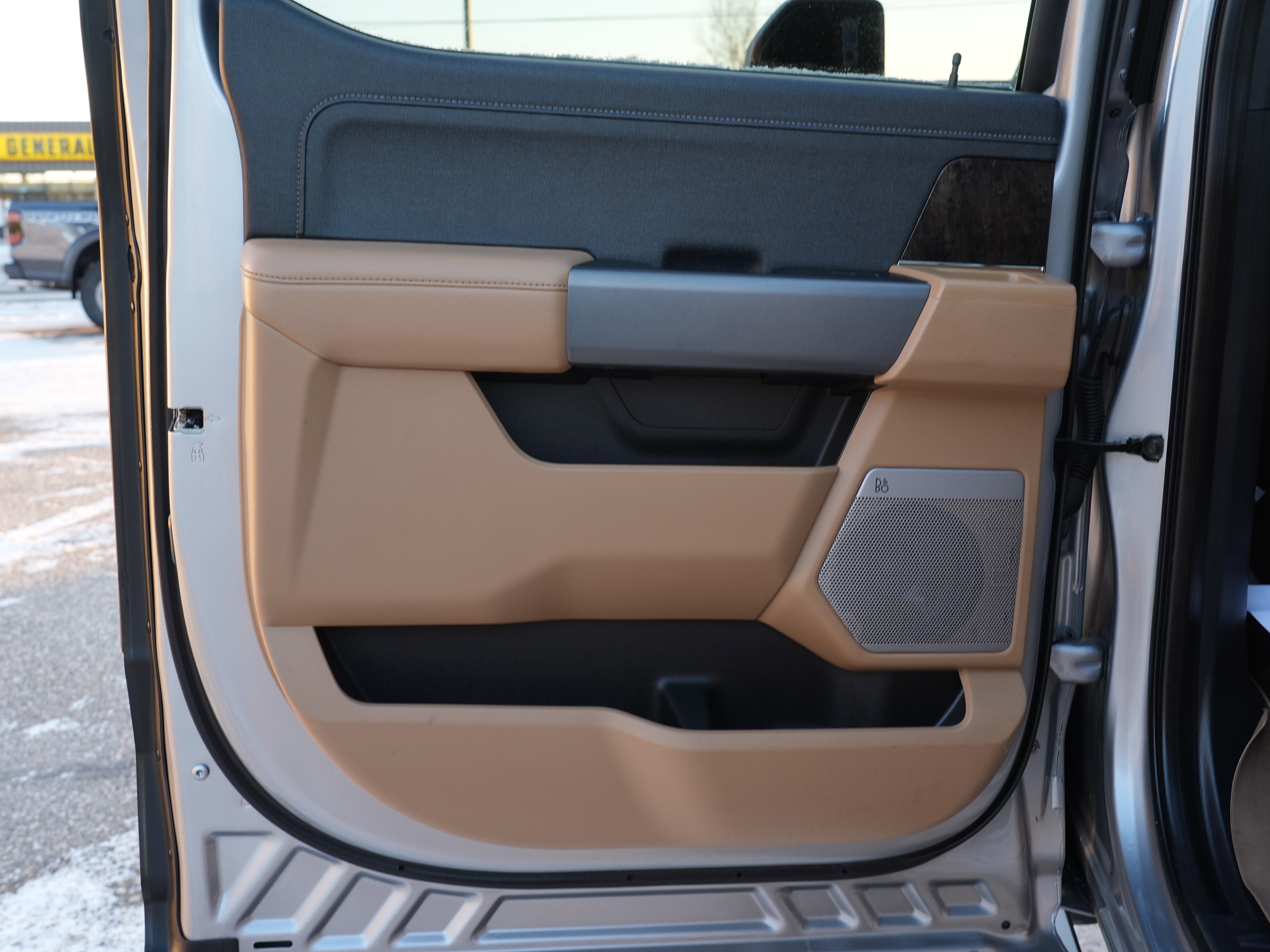 Used 2024 Ford F350 Lariat w/ Black Appearance Package image 22