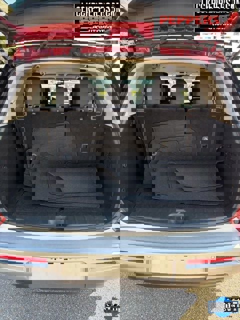 Used 2025 Nissan Pathfinder SL image 14