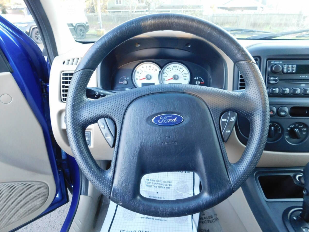 Used 2005 Ford Escape XLS FWD image 8