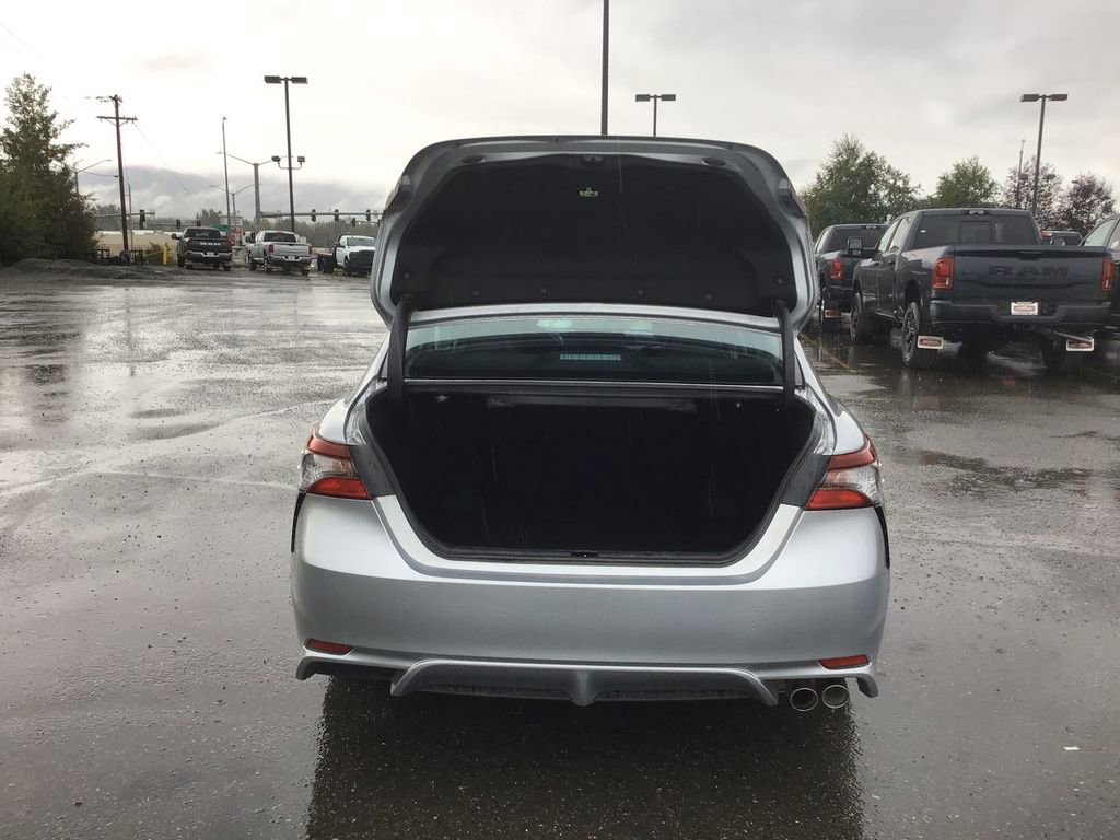 Used 2022 Toyota Camry SE image 11