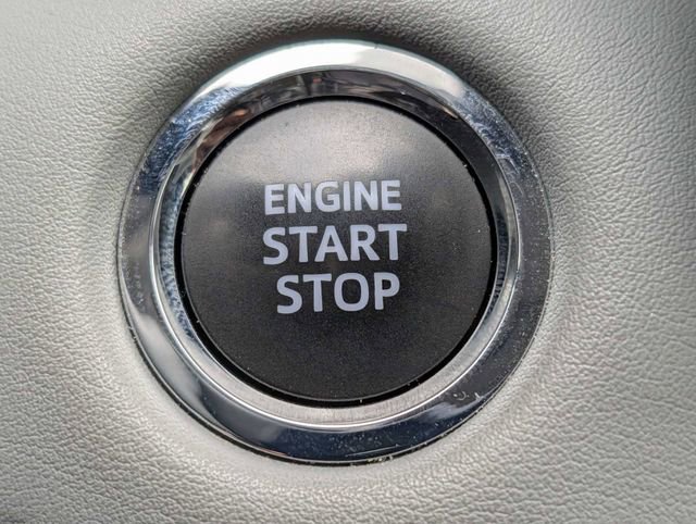 Used 2023 Toyota Highlander Limited FWD image 29