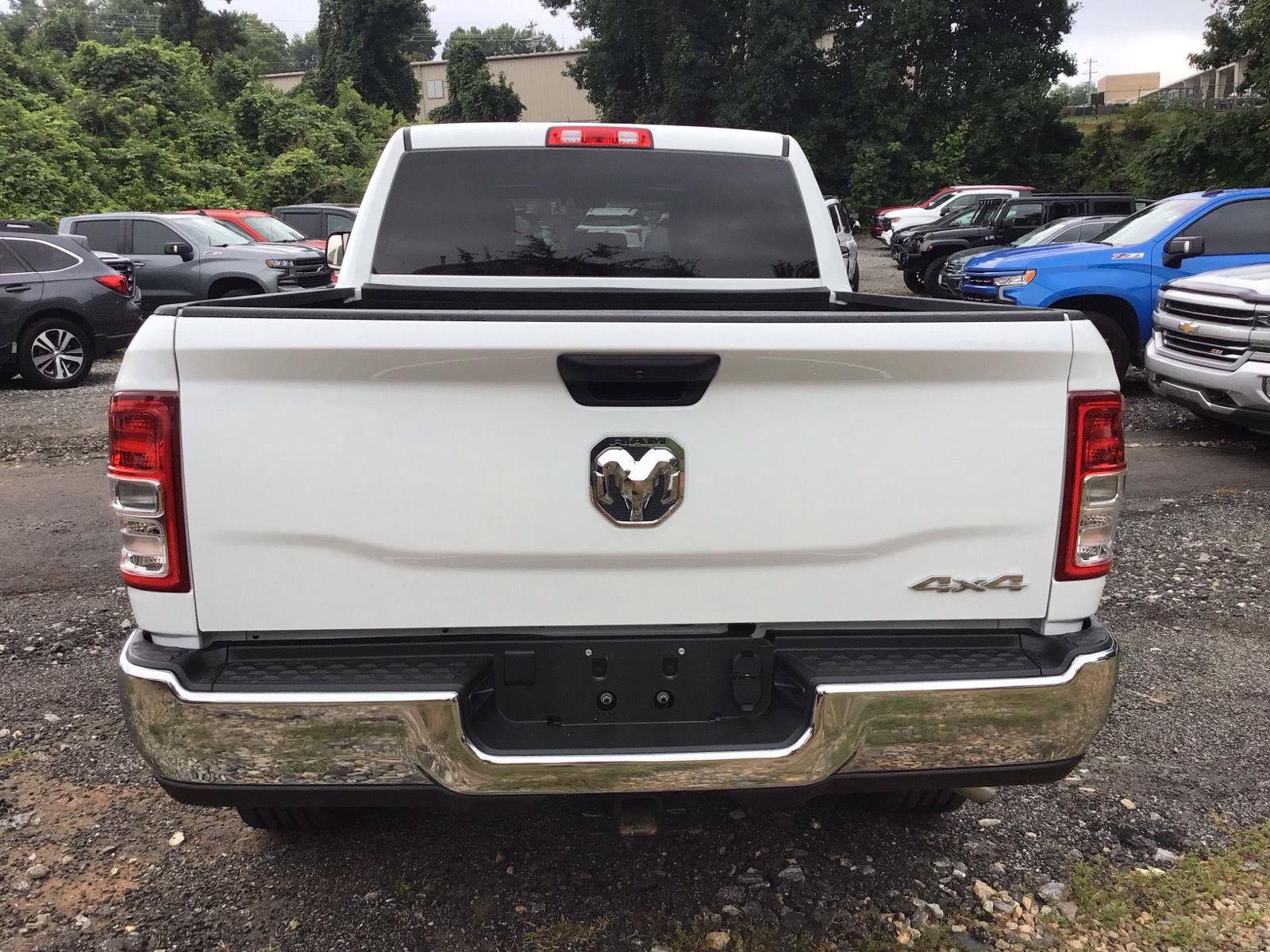 Used 2022 RAM 2500 Tradesman w/ Chrome Appearance Group AWD/4WD image 3