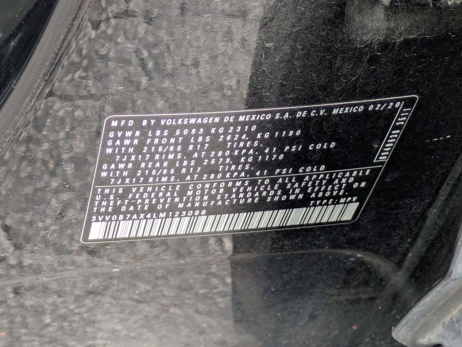 Used 2020 Volkswagen Tiguan S image 31