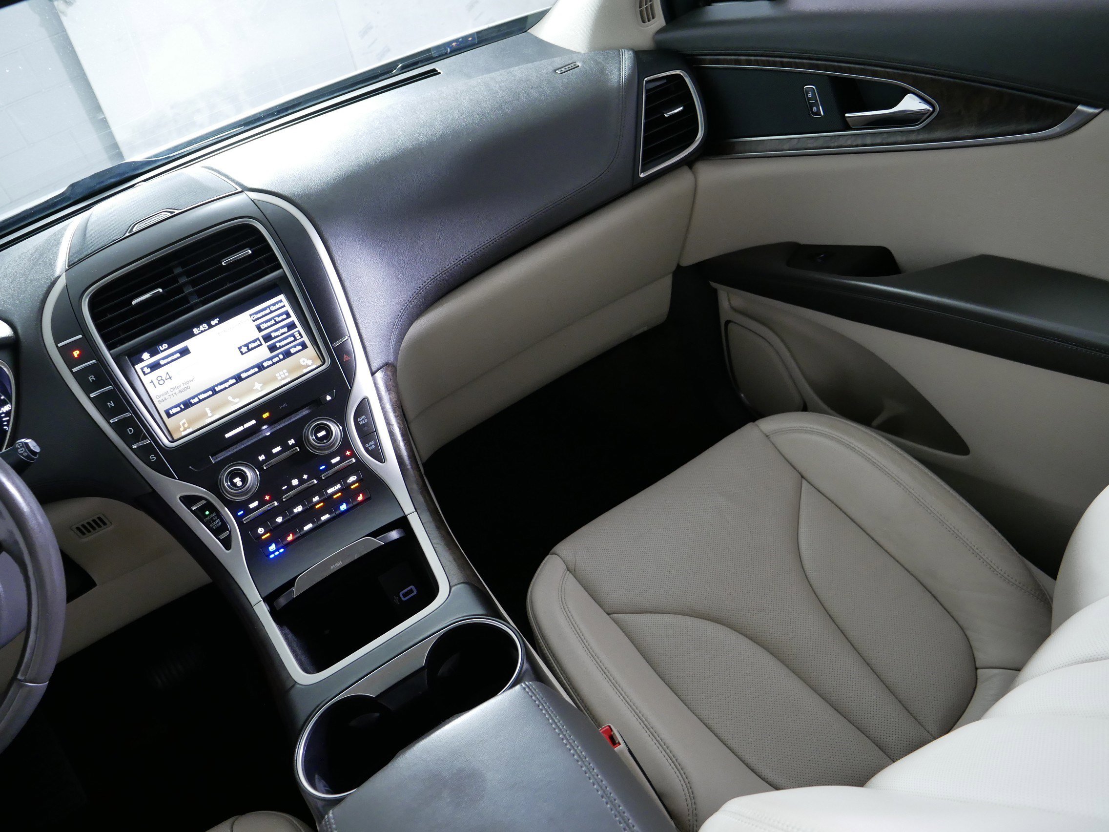 Used 2016 Lincoln MKX Reserve w/ Climate Package AWD/4WD image 11