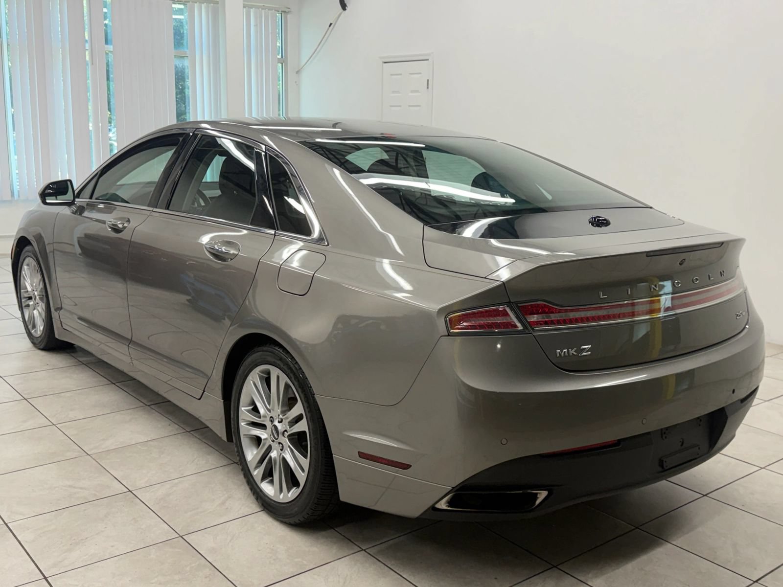 Used 2015 Lincoln MKZ FWD image 7