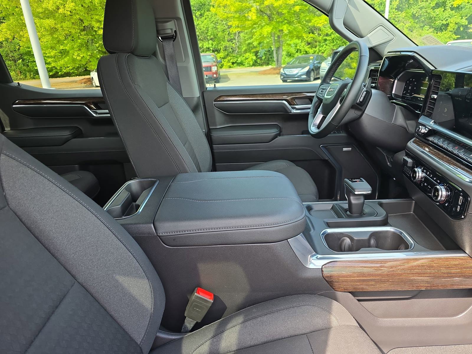 Used 2024 GMC Sierra 1500 Elevation w/ Preferred Package image 10