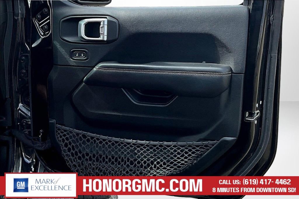 Used 2019 Jeep Wrangler Unlimited Sahara image 25