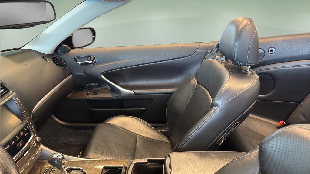 Used 2011 Lexus IS 250C w/ Luxury Pkg image 20
