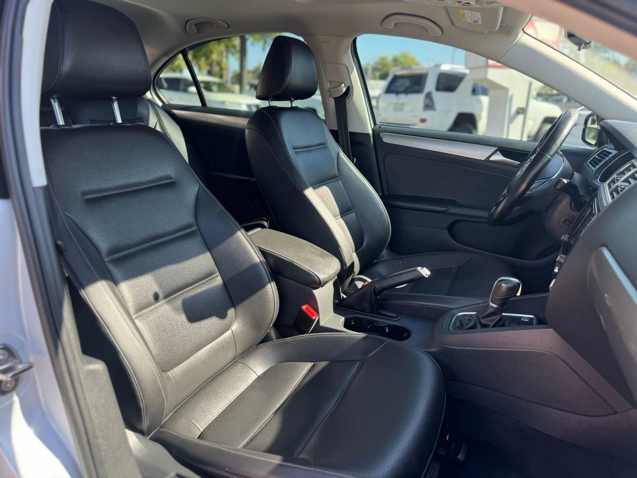 Used 2018 Volkswagen Jetta SE image 10